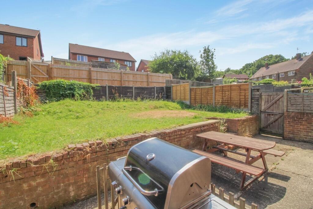 Apartment in Three Rivers, Watford Rural - View 4