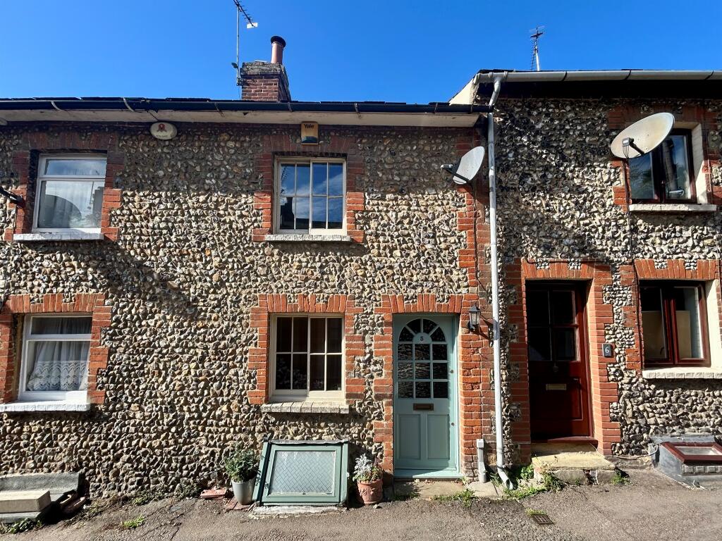 1-bed terraced on Mill Lane, Saffron Walden, £270,000