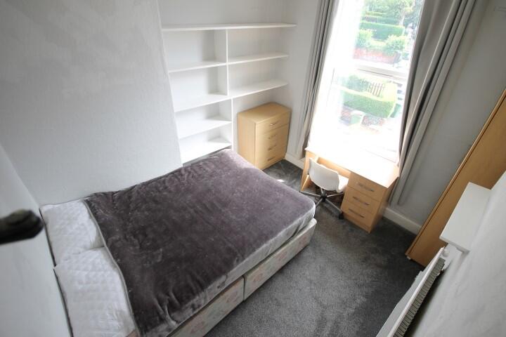 6 bedroom terraced house for rent