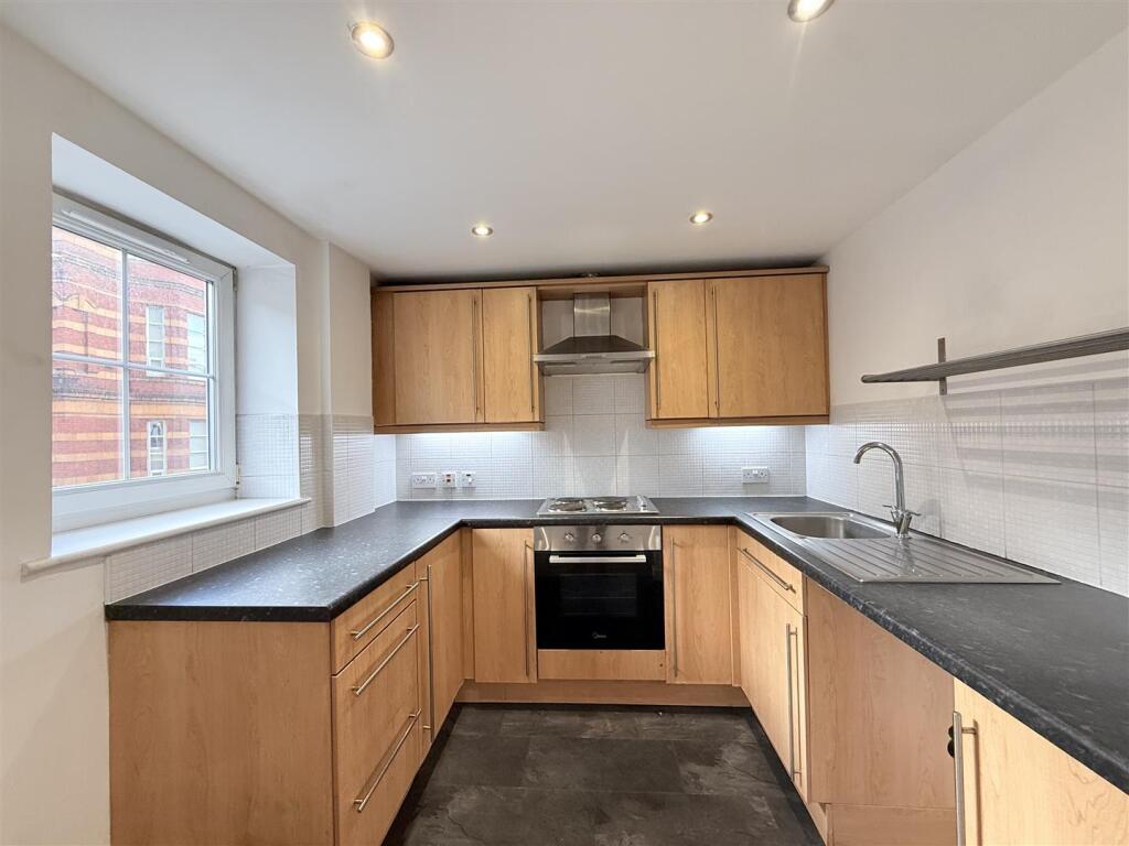 Apartment in Stockport - View 5