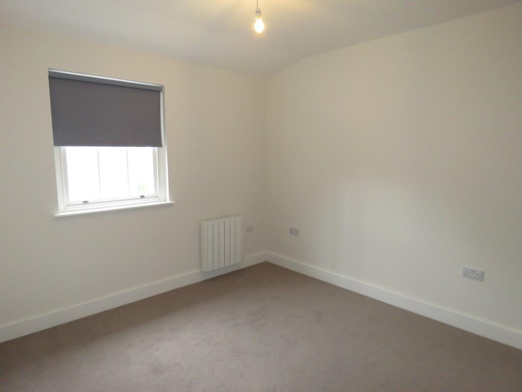 Adelaide Road, Andover, Hampshire, SP10 photo 4