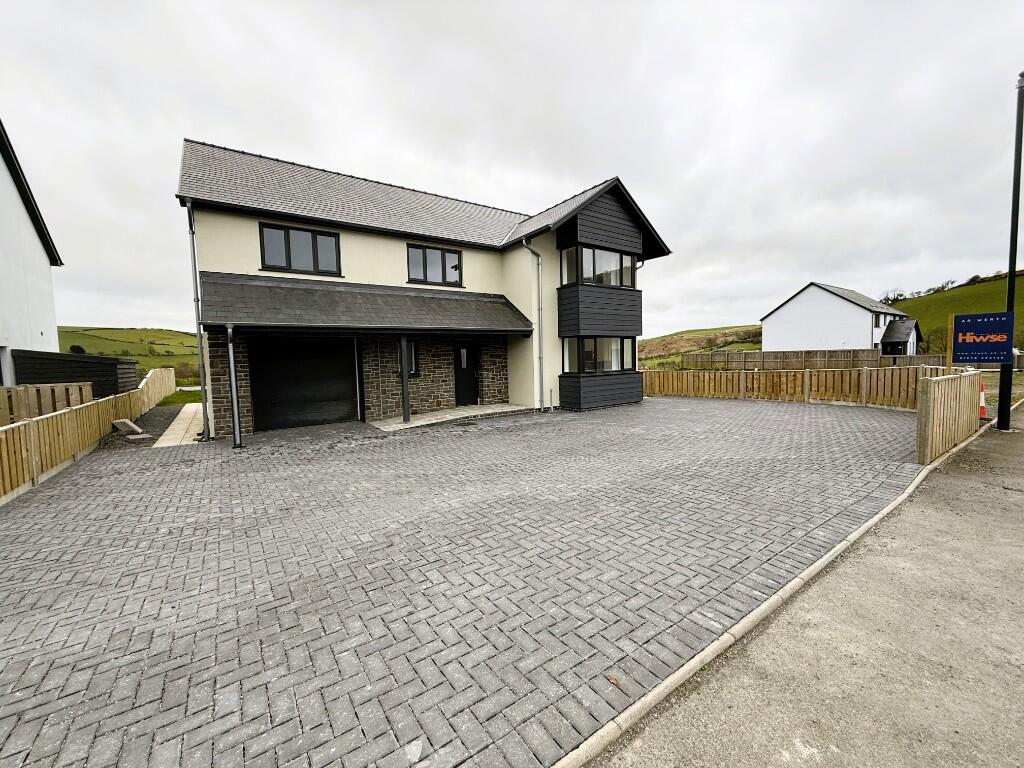 5-bed detached on Cefn Ceiro, SY24, £575,000