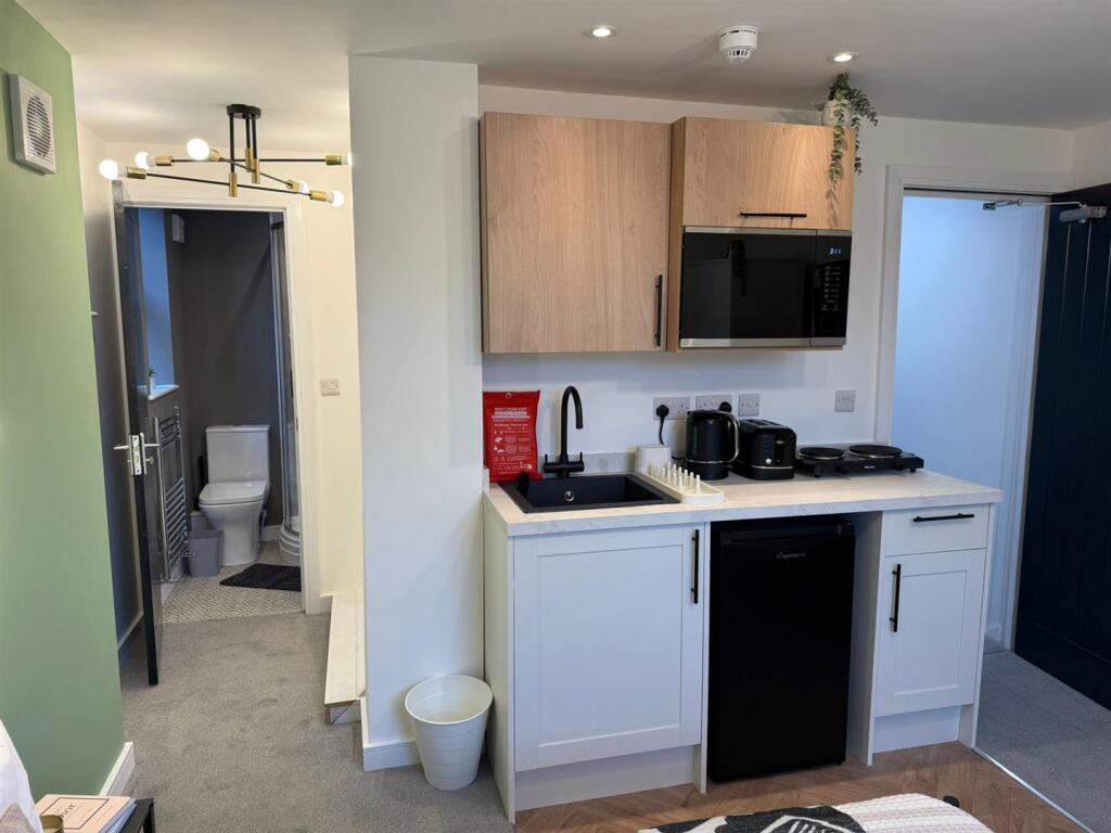 Apartment in Derby - View 2