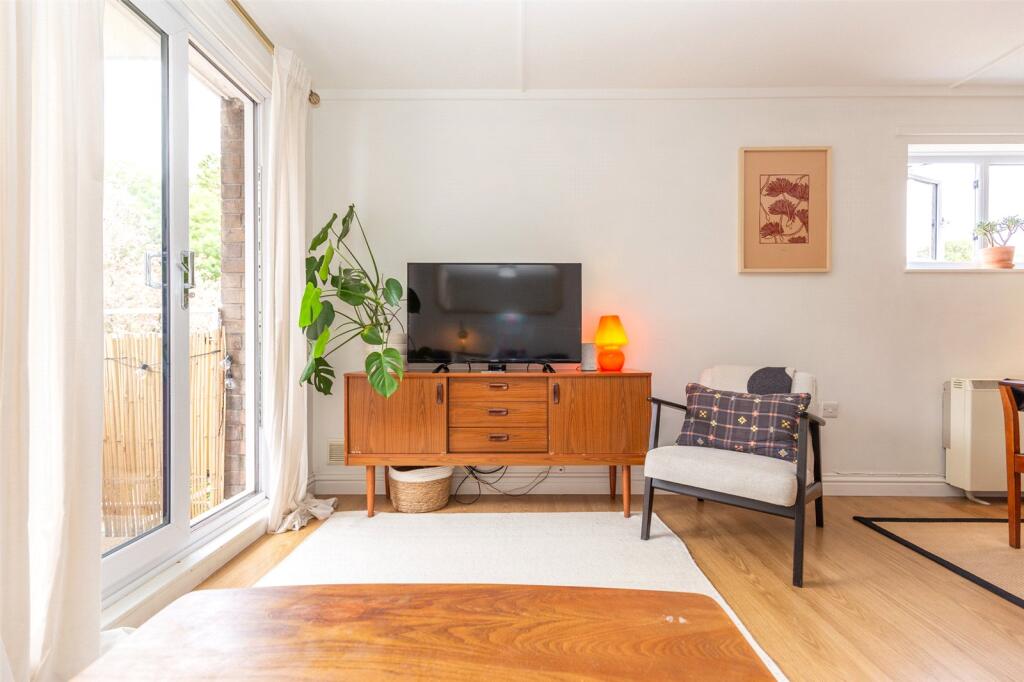 Apartment in Bristol, Westbury on Trym - View 4