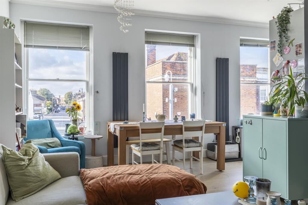 Apartment in Rochester - View 4
