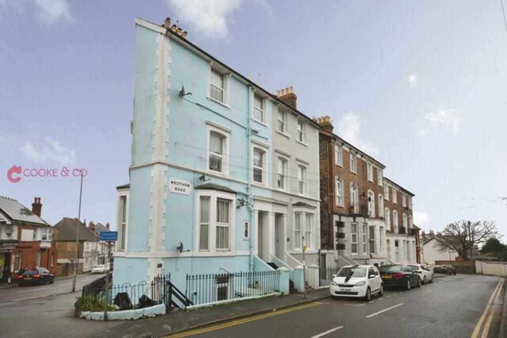 Main image of property: Wrotham Road, Broadstairs, CT10 1QG