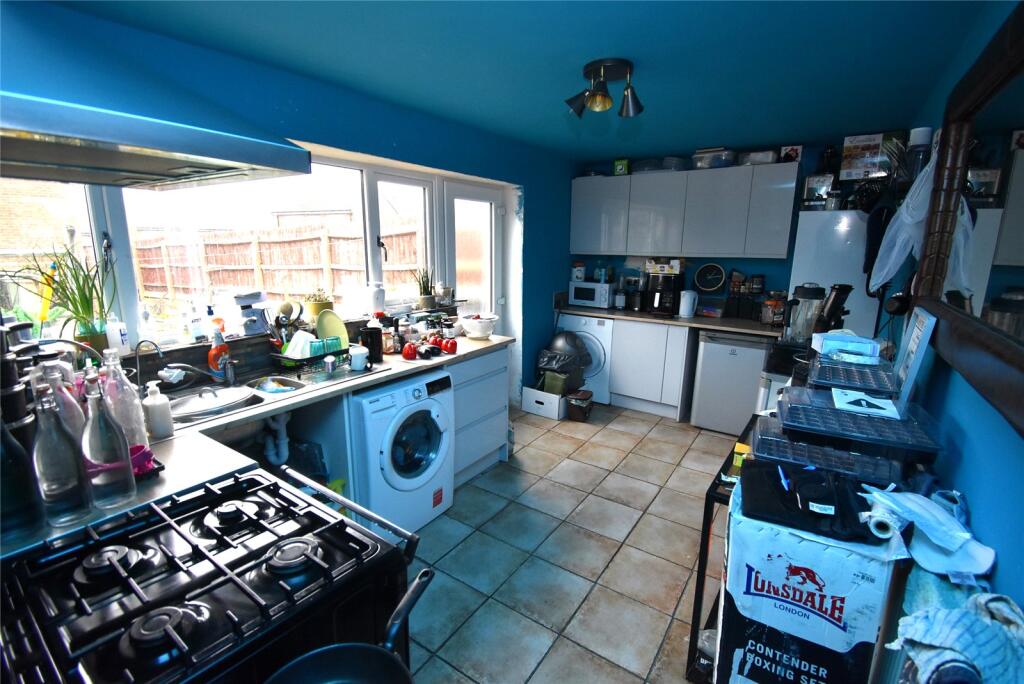 House in Houghton Regis, Central Bedfordshire - View 3
