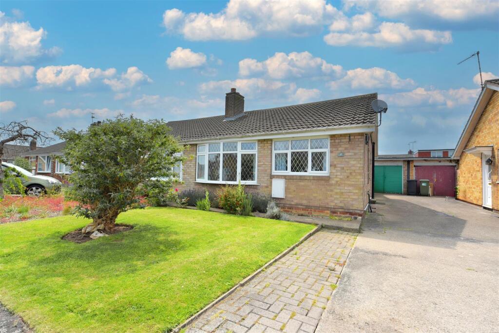 Main image of property: 17 Harcourt Close, Bishopthorpe