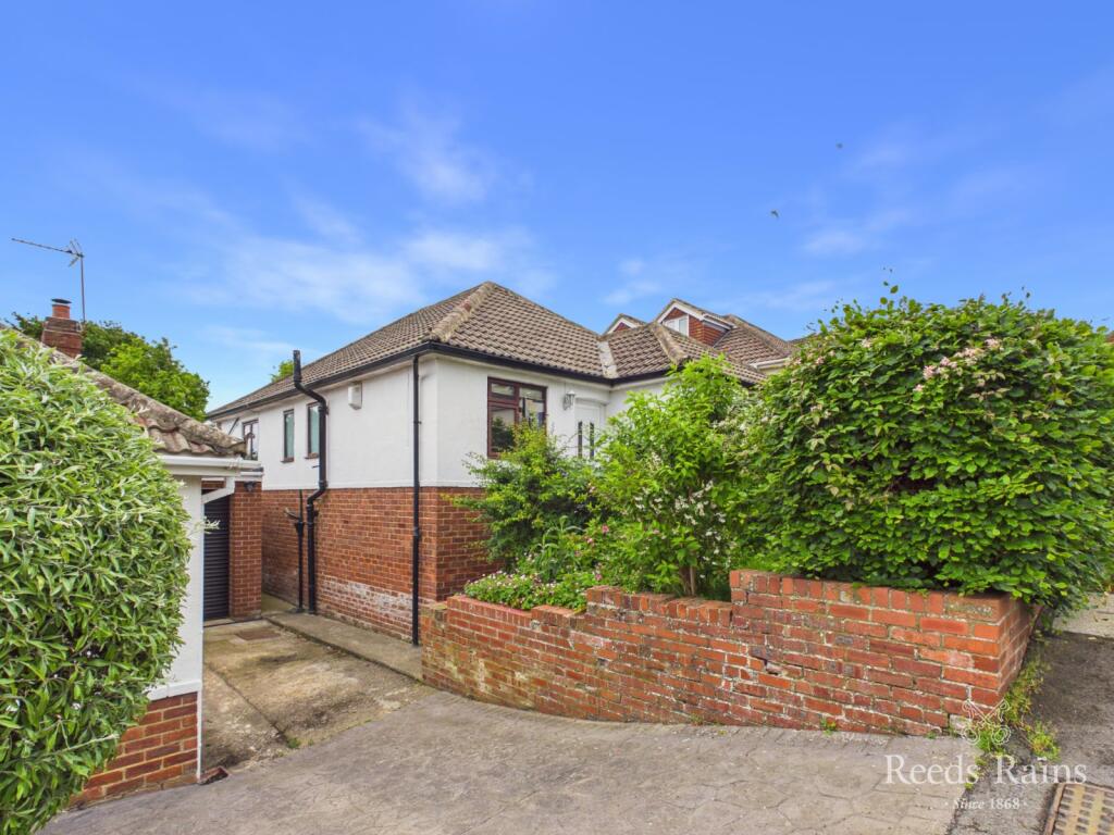 Farmbank Road, Ormesby, Middlesbrough, North Yorkshire, TS7 photo 2