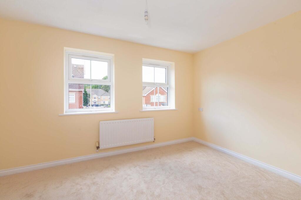 House in Slough, Langley - More