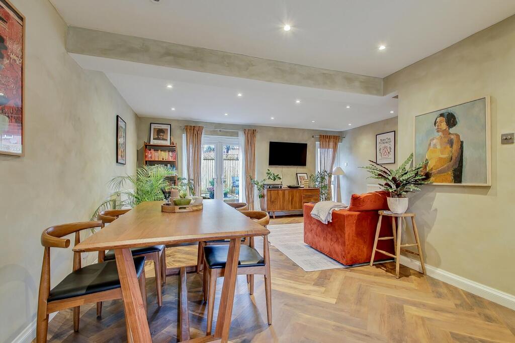 House in London - View 3