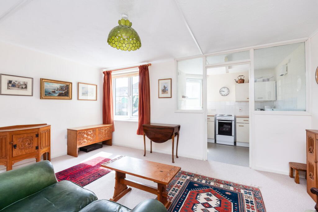 Apartment in Bath, Larkhall - View 2