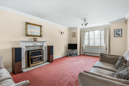 Bernard Grove, Waltham Abbey, Essex, EN9 photo 2