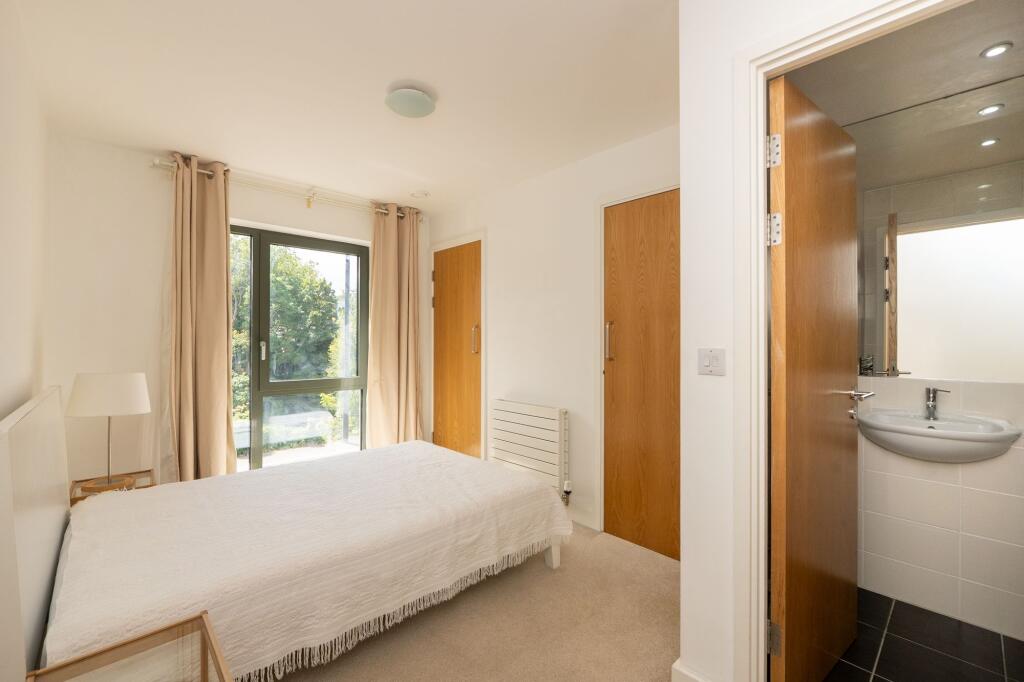 Apartment in Bristol - View 2