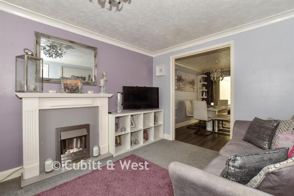 House in Crawley, Broadfield - View 2