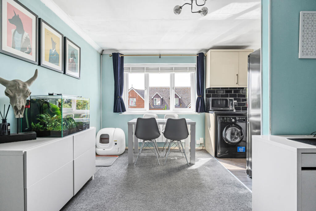 Apartment in Twickenham - View 4