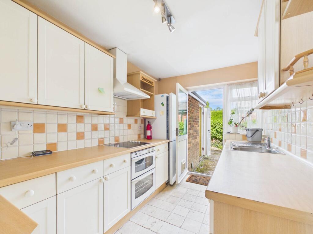 Chiltern Close, Wendover photo 4