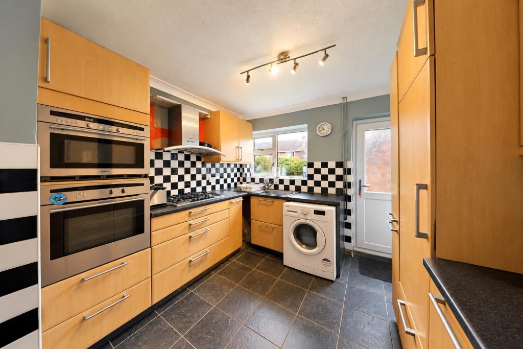 House in Hull - View 3