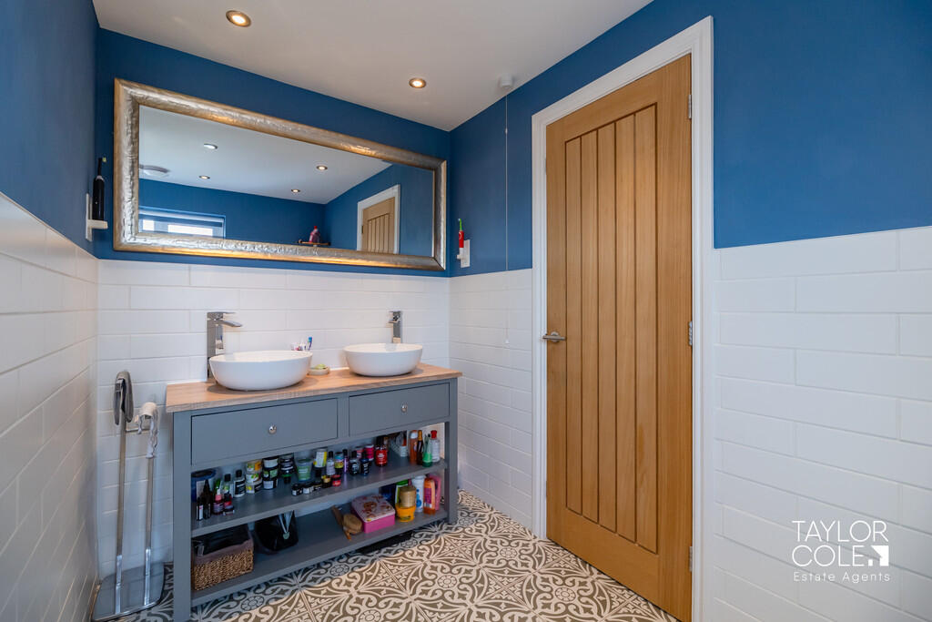 Additional image 29 of Shannon, Belgrave