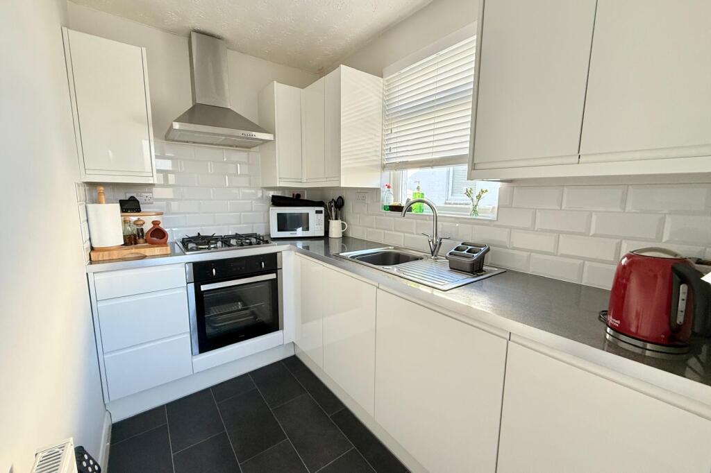 Kingfisher Way, Ringwood, BH24 3LL photo 4