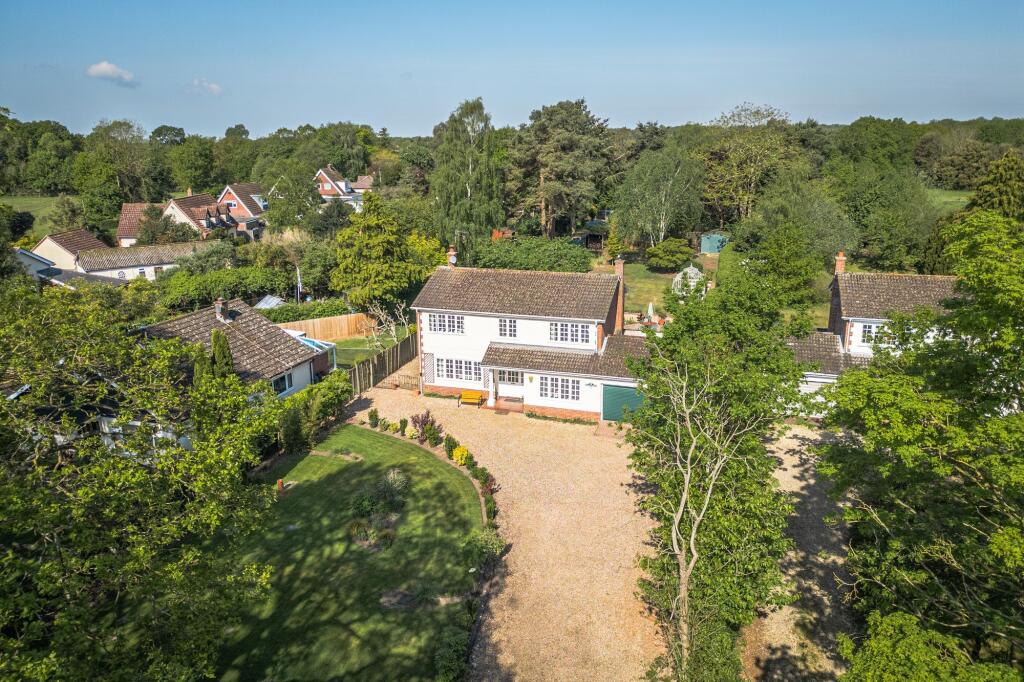 Main image of property: Spacious Detached Home in Thompson