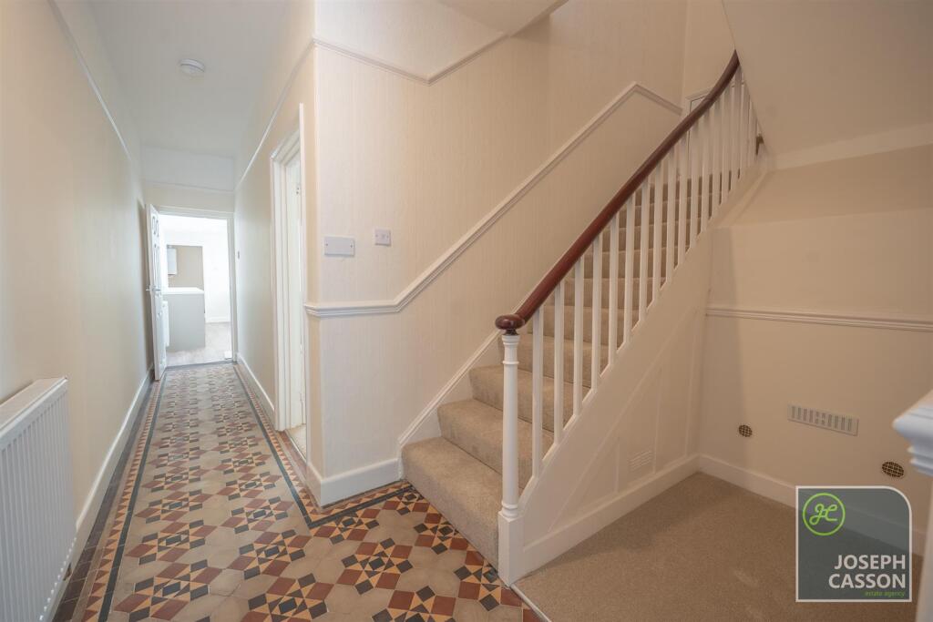 House in Bridgwater, Eastover, Somerset - View 4