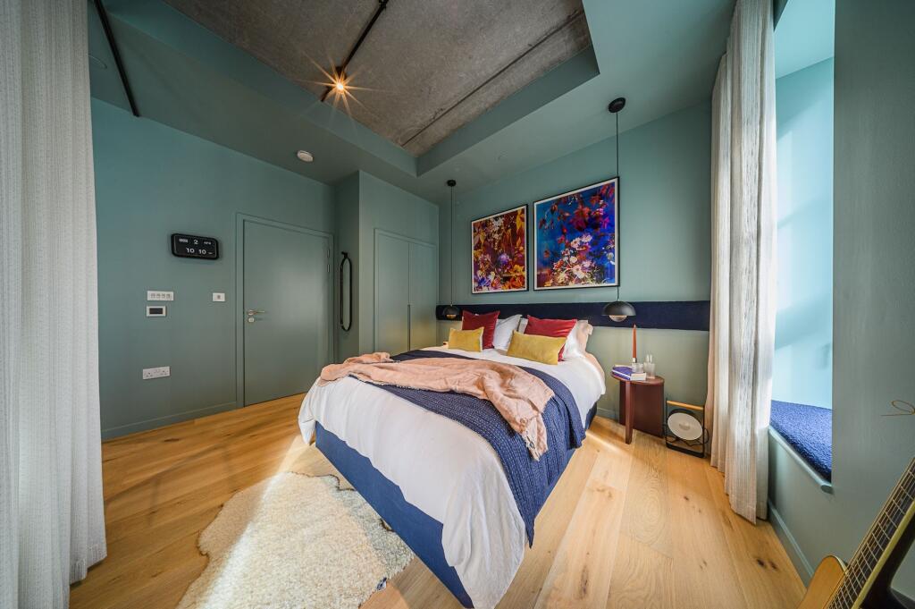 Apartment in London - More