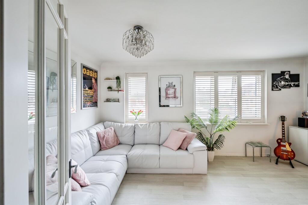 Apartment in Brighton - View 3