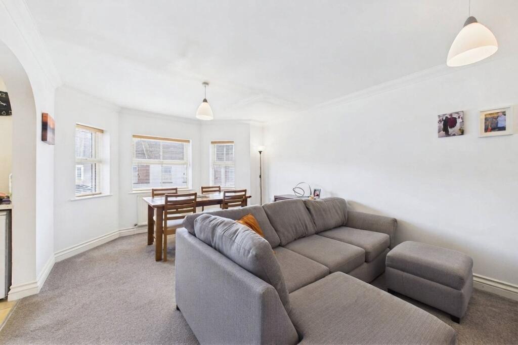 Apartment in Guildford - View 3