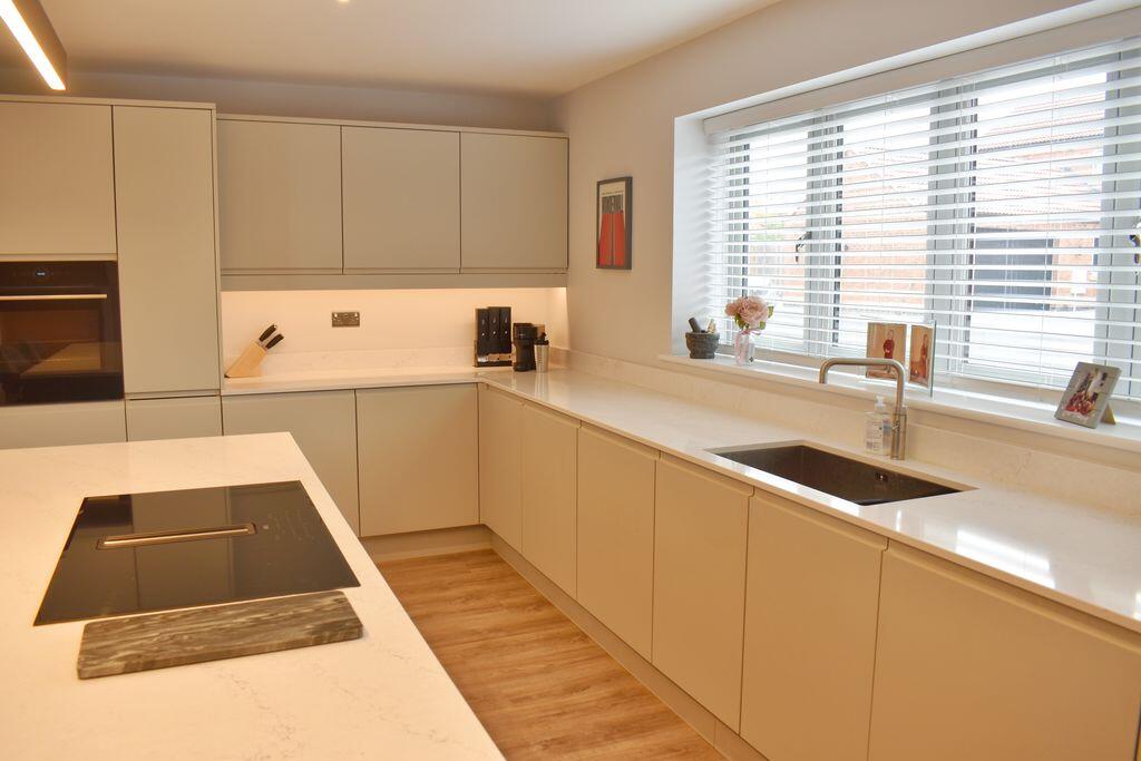 House in South Kesteven, Claypole - View 4