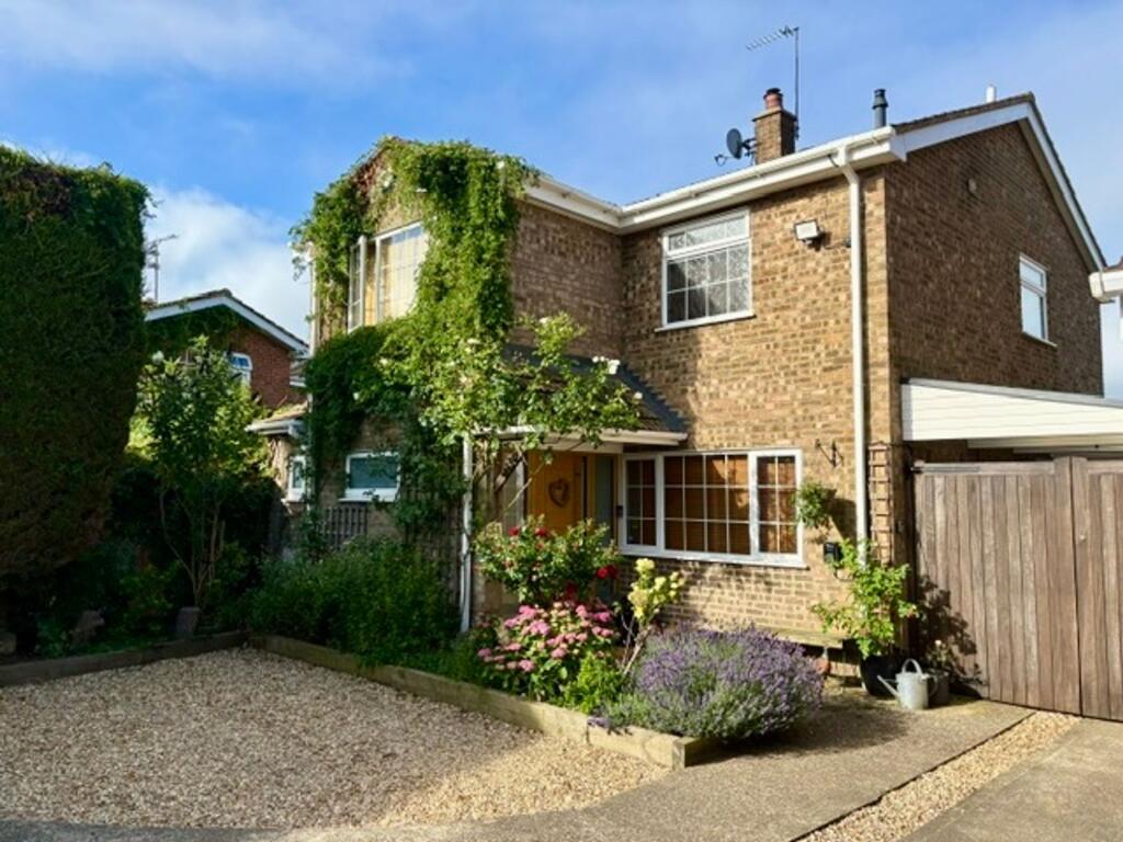 Main image of property: Crosslands, Caddington, LU1