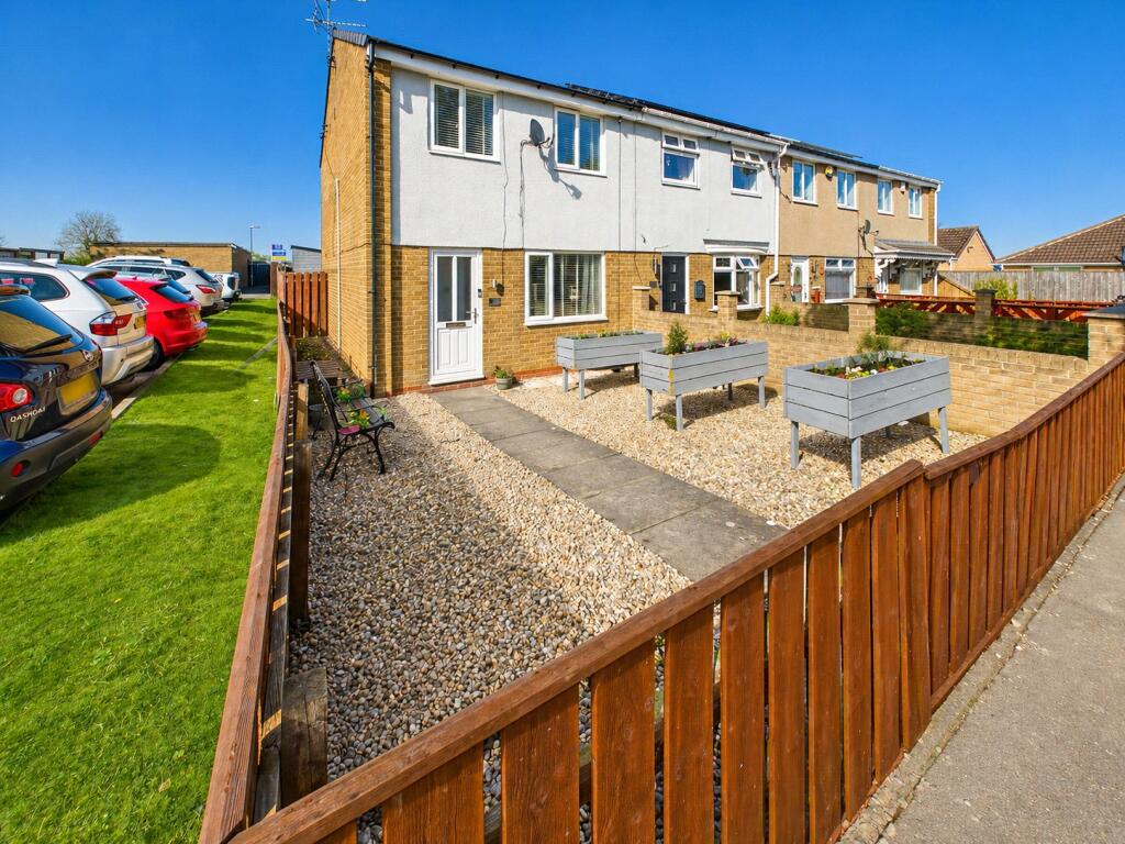 3-bed semi-detached on Harthope Grove, Bishop Auckland, Durham, DL14, £100,000