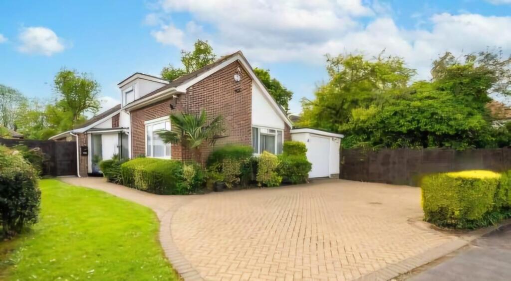 Main image of property: Deacons Close, Elstree