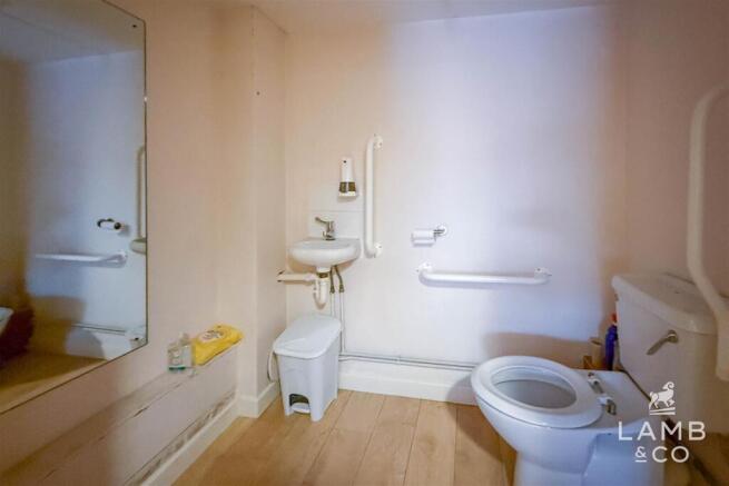 ACCESSIBLE WC