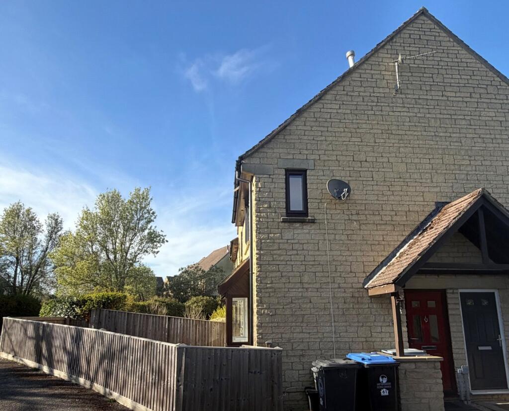 Main image of property: Farmington Drive, Witney, OX28