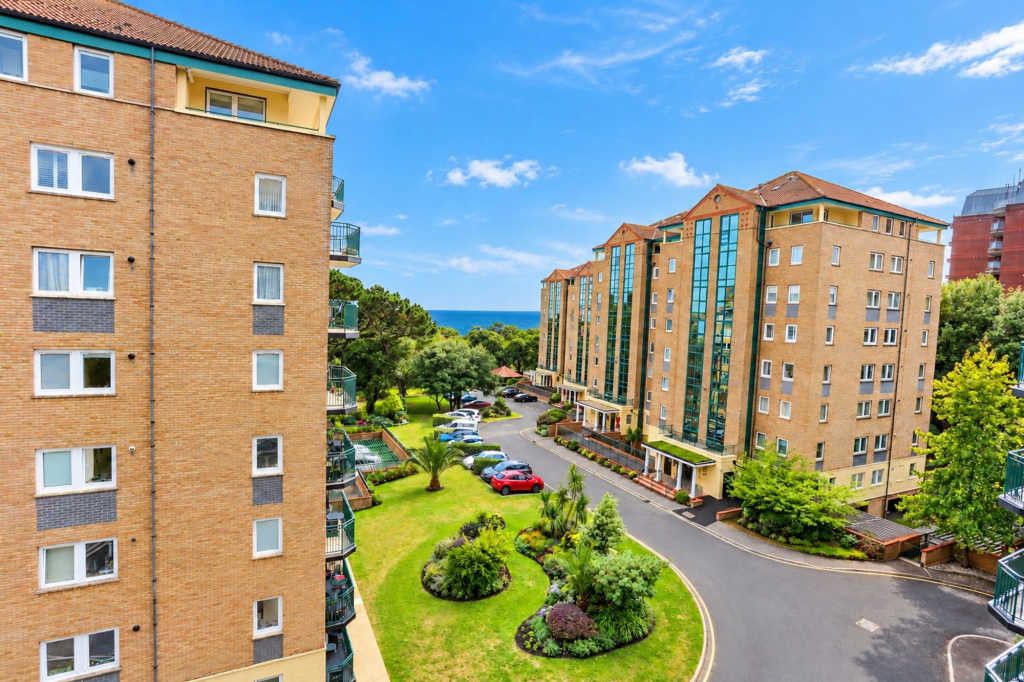 Apartment in Bournemouth - View 2