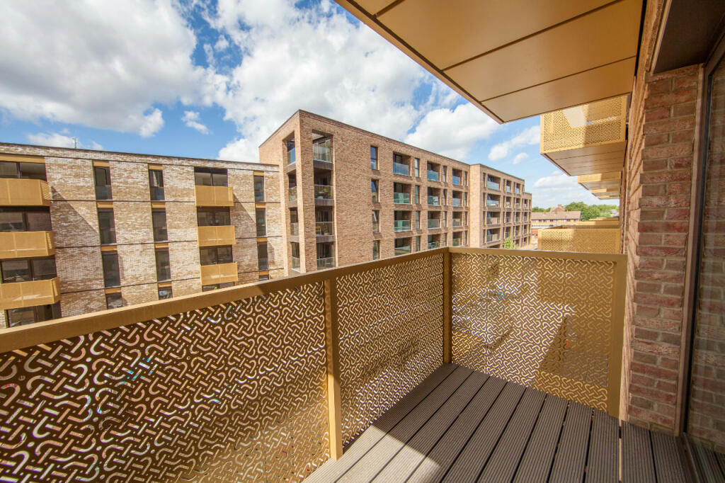 Apartment in London - More