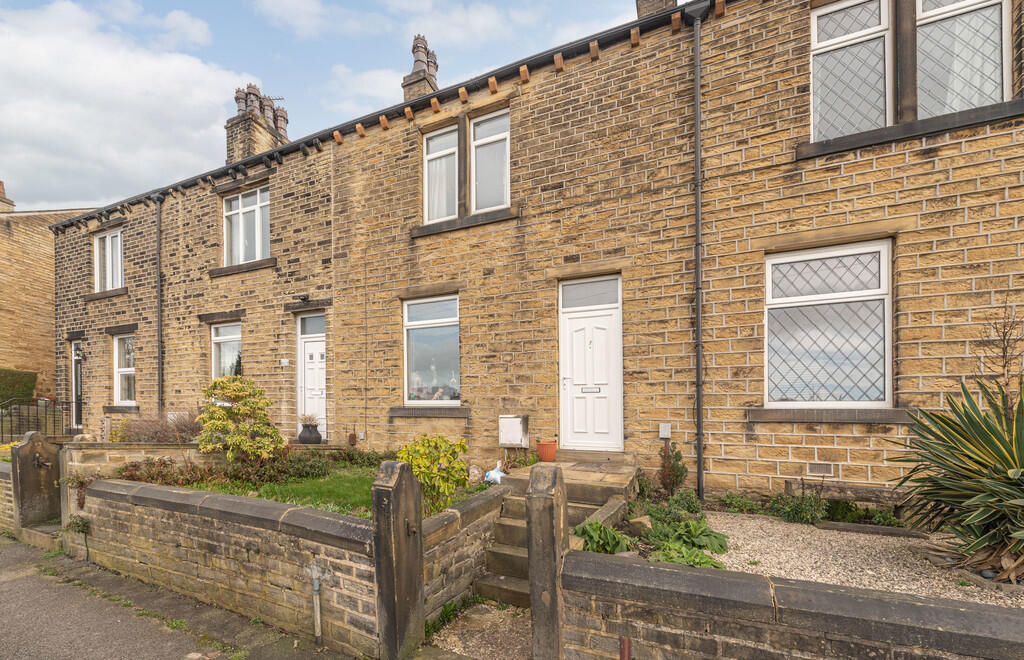 House in Huddersfield - View 4