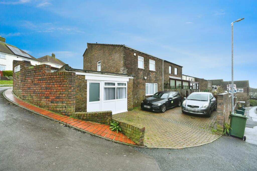 Main image of property: Nuthurst Place, Brighton