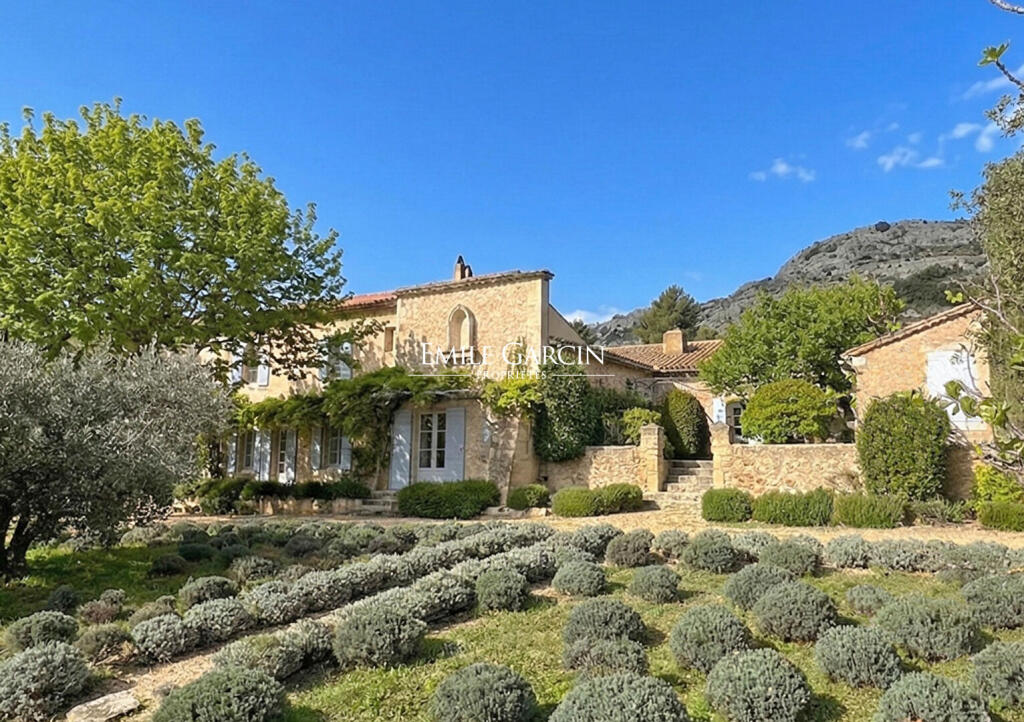 Main image of property: Provence-Alps-Cote d`Azur, Bouches-du-Rhône, Paradou
