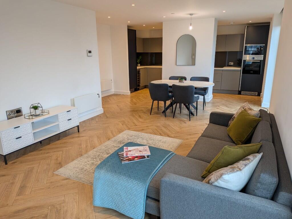 Main image of property: Anaconda cut, 100 Greengate, M3 