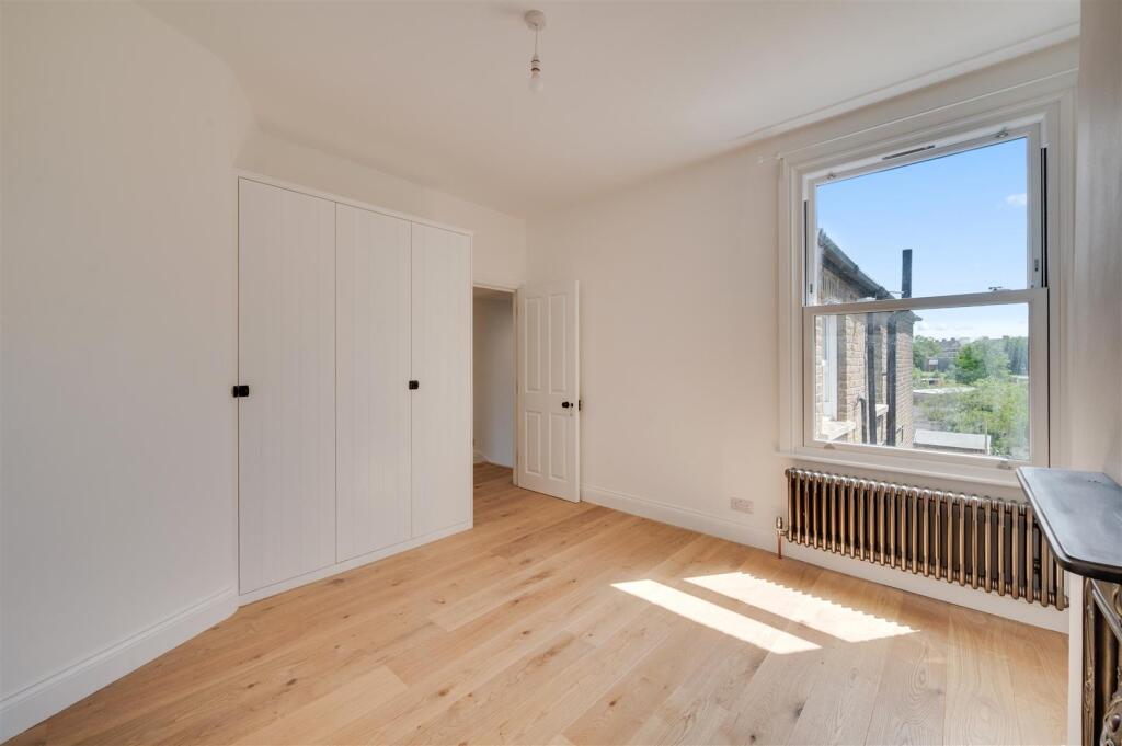2 bedroom maisonette for rent
