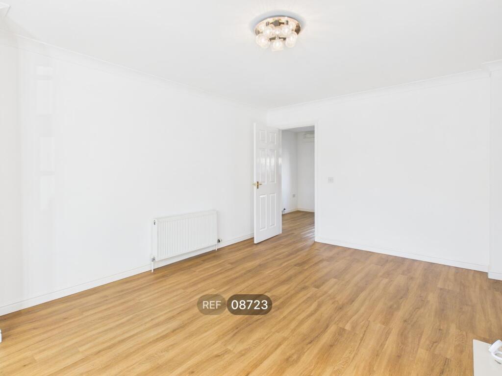 House in Hull - View 5