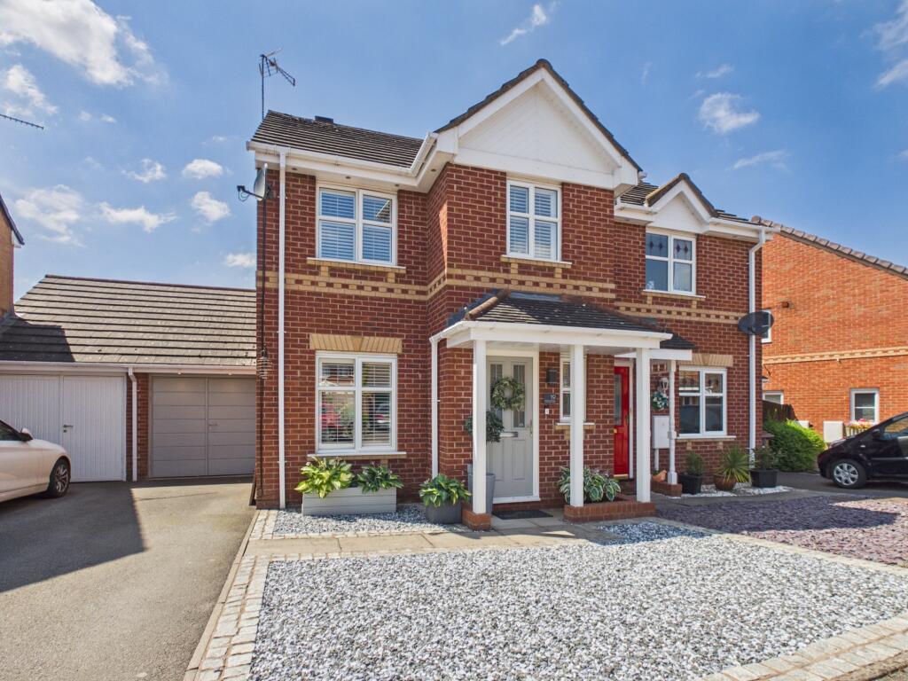 Main image of property: Dartington Way, Nuneaton, CV11