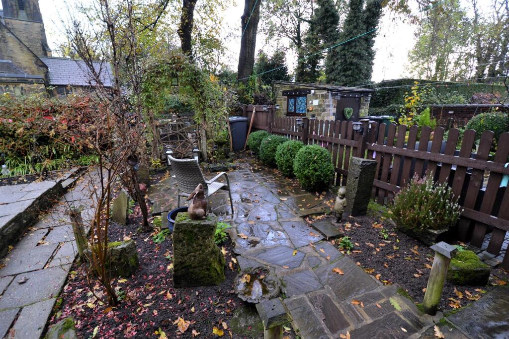 St. Marks Place, Low Moor photo 4