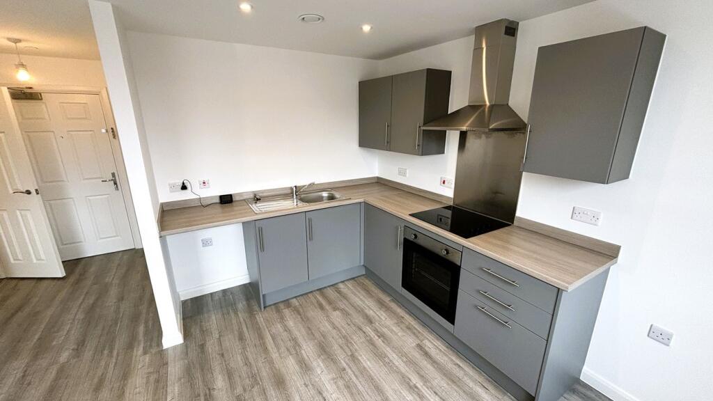 Apartment in Taunton - View 3
