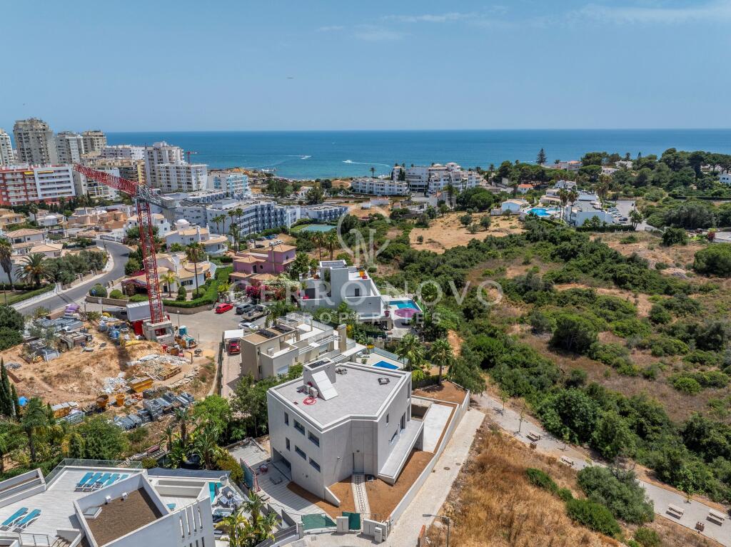 Main image of property: Algarve, Armação de Pera