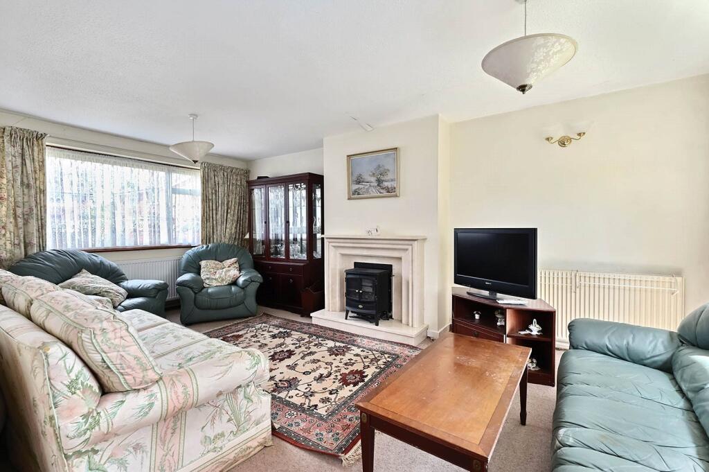 Hereford Close, Laleham, Surrey, TW18 photo 2