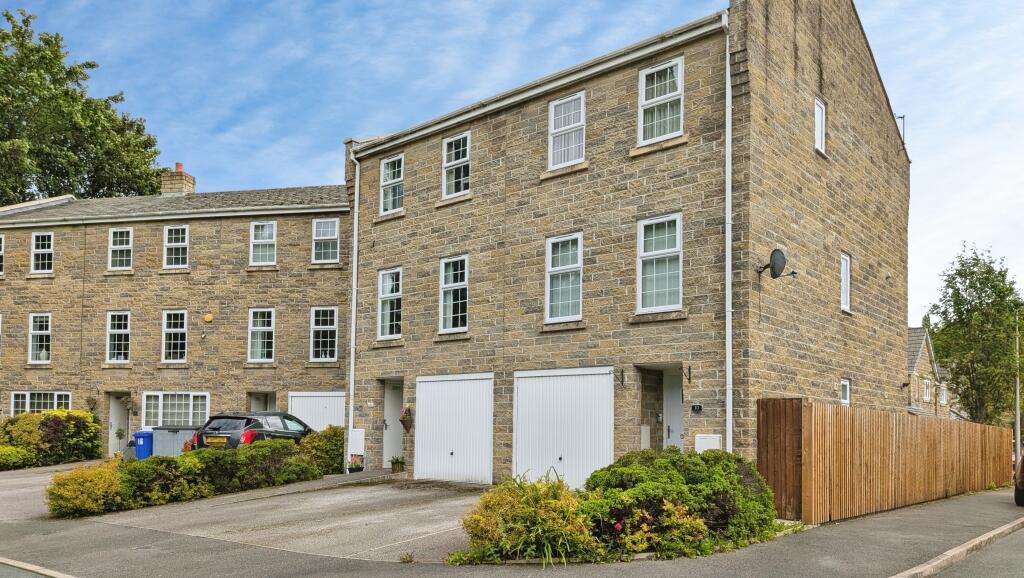House in Oldham - View 3