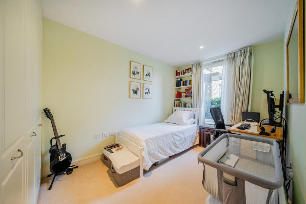 Apartment in London, Royal Borough of Greenwich - More